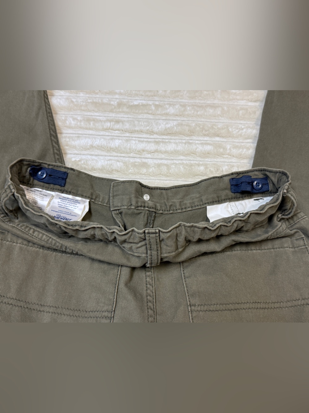 Wrangler: Boys Wrangler Authentics Classic Cargo Pant, Olive Green, Size 18 - Picture 7 of 11